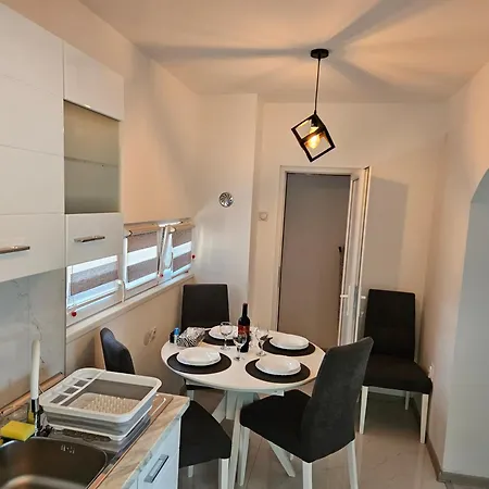 Jovanovic * Donji Milanovac